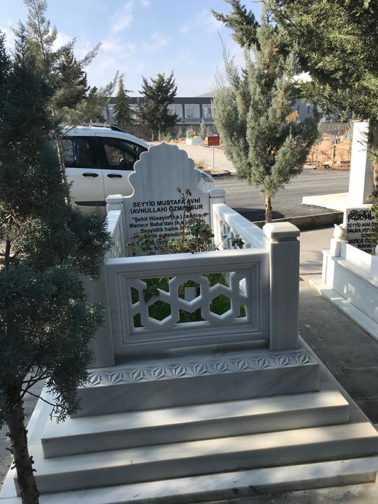 Kademeli İşlemeli Mezar Modeli